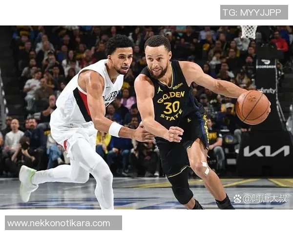 开拓者队大胜奇才，豪取八连胜——勇士精神再现赛场